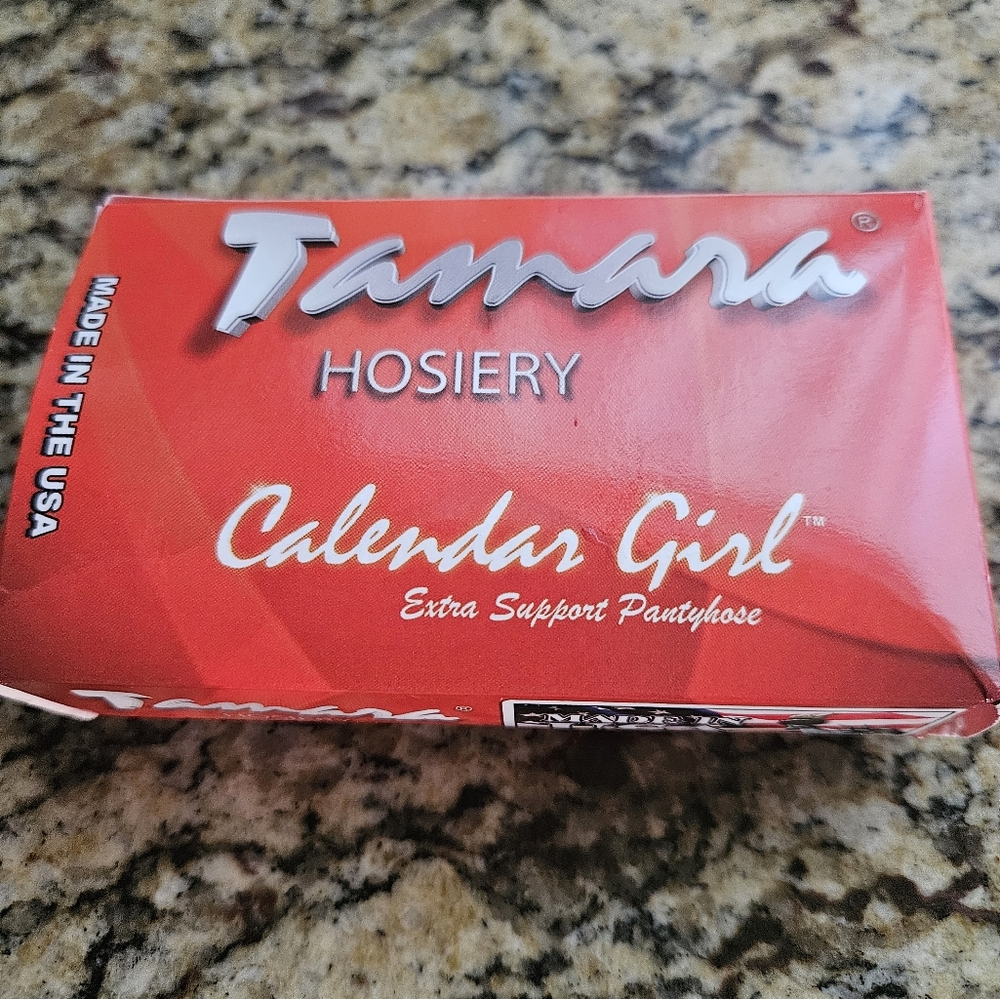 New In Box Hooters Pantyhose Open Toe  Suntan C